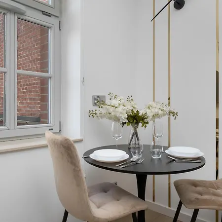 Apartment Urokliwe W Sercu Wroclawia By Renters Wroclaw